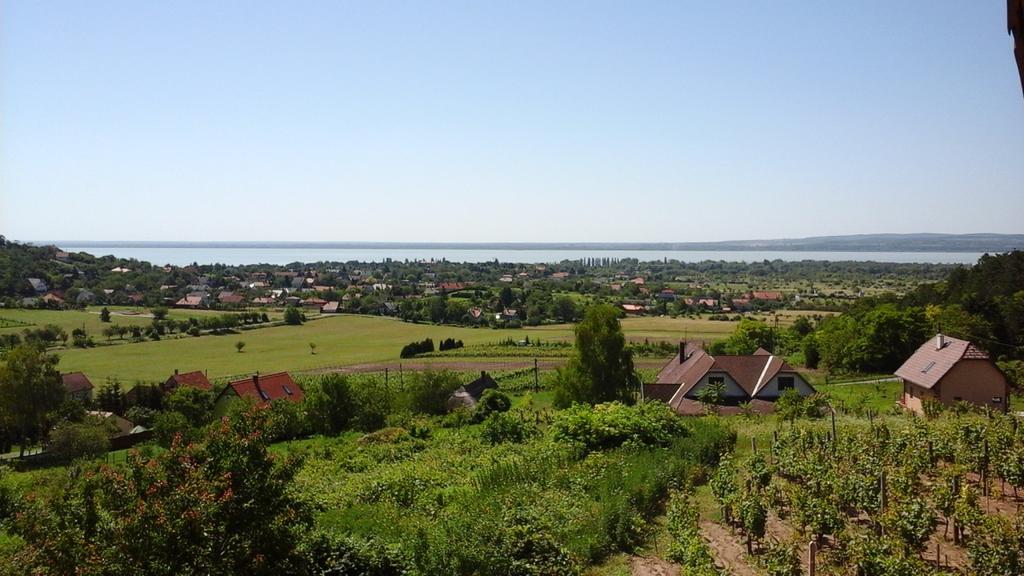 Kincses Vendeghaz Hotel Balatongyörök Esterno foto