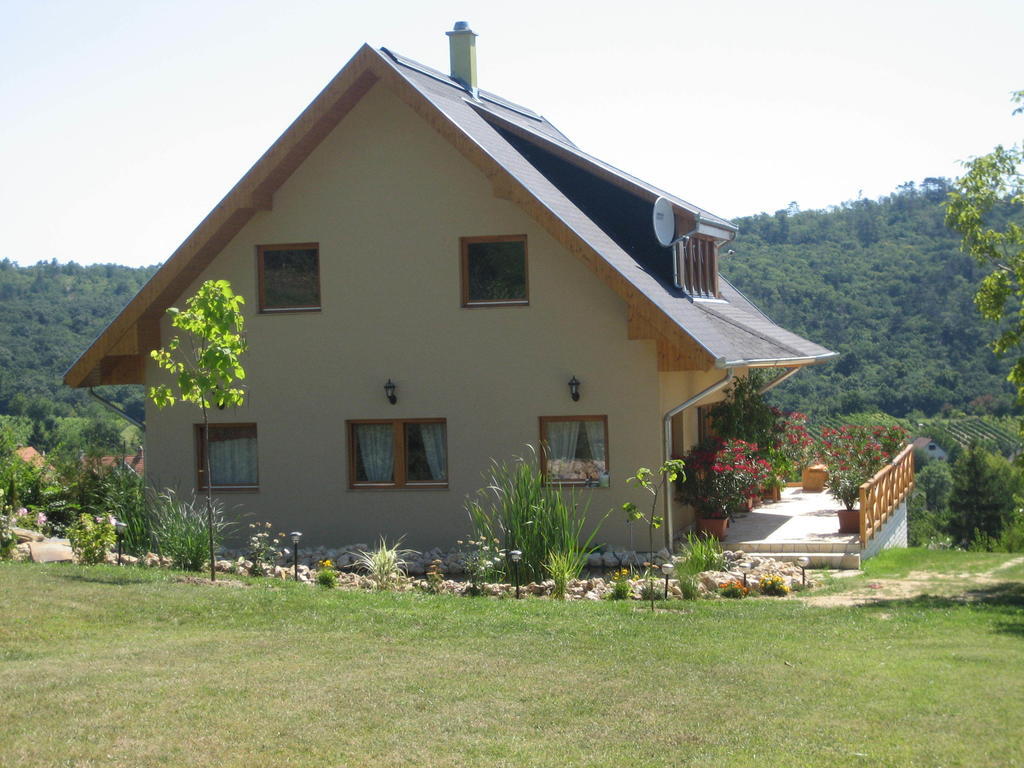 Kincses Vendeghaz Hotel Balatongyörök Esterno foto